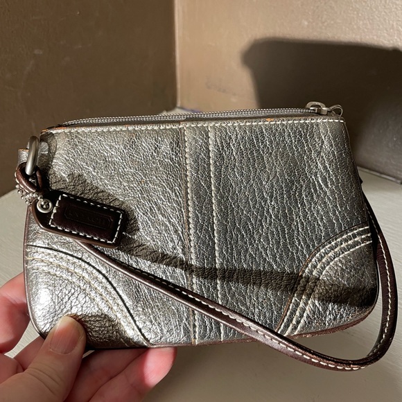 Coach wristlet - Picture 4 of 5